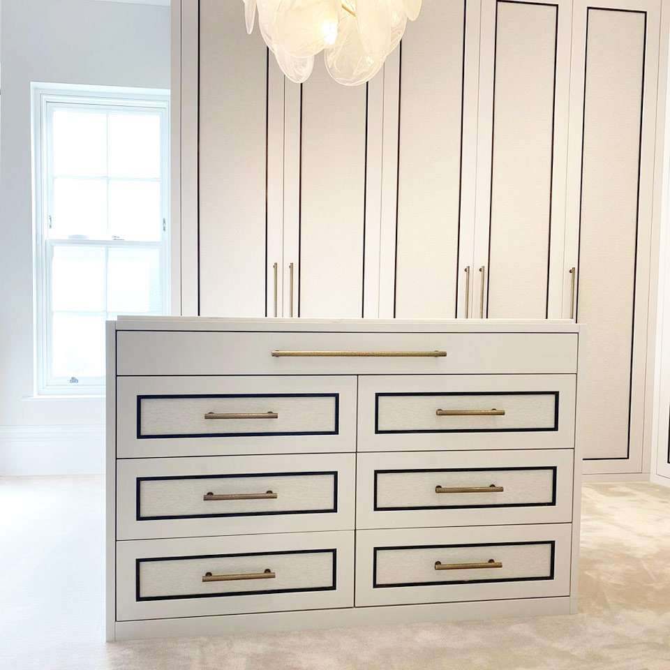 Bespoke fitted wardrobe by Befilo
